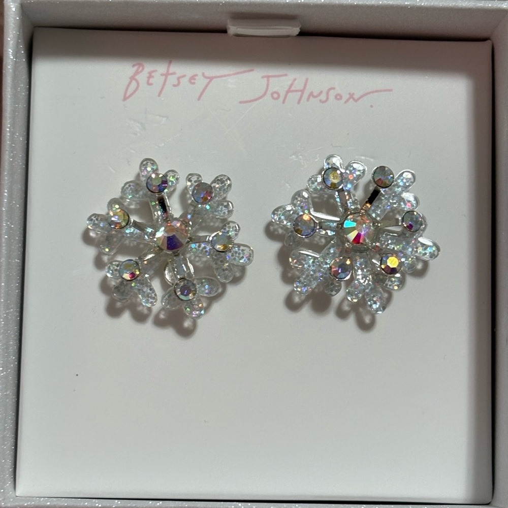 NWT Betsey Johnson Snowflake Earrings With Silver Rhinestones